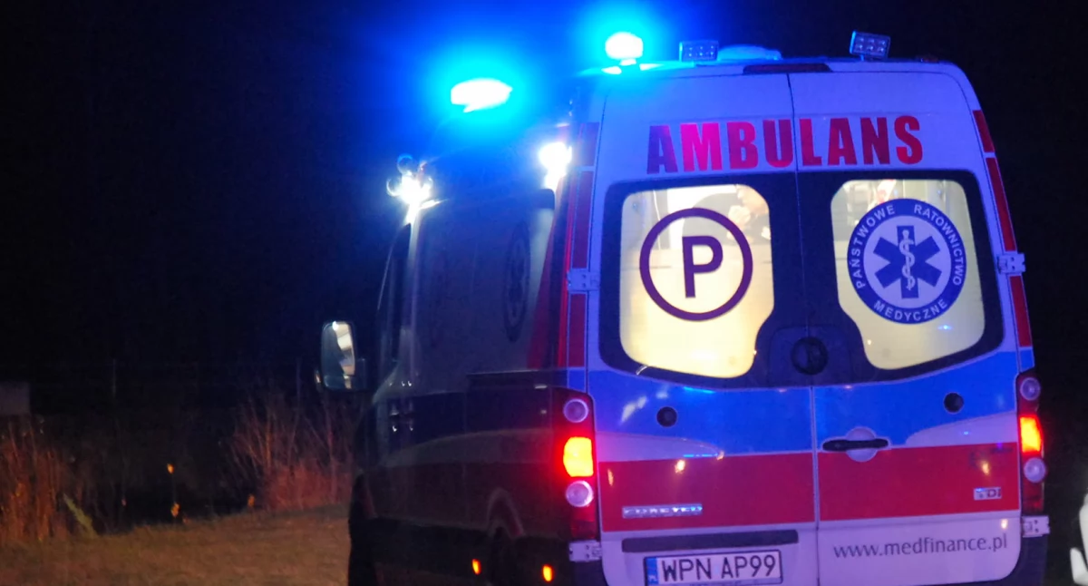 wypadki, Ciężarówka motorowerem promilach ogrodzenie policja weekendowych zdarzeniach drogach - zdjęcie, fotografia