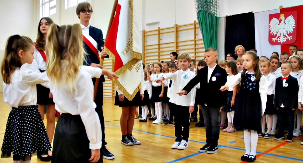 imprezy szkolne, Święto pierwszoklasistów ślubowanie Płońsk - zdjęcie, fotografia