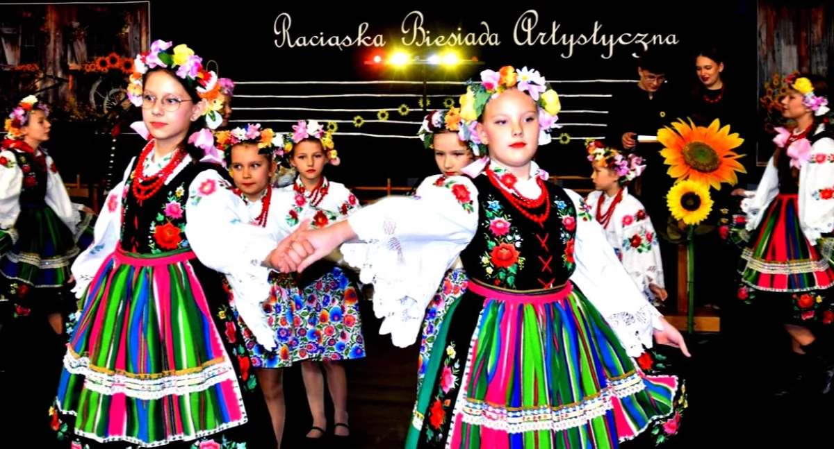 koncerty, Integracja śpiewem kuchnią regionalną czyli artystyczne biesiadowanie Raciążu - zdjęcie, fotografia