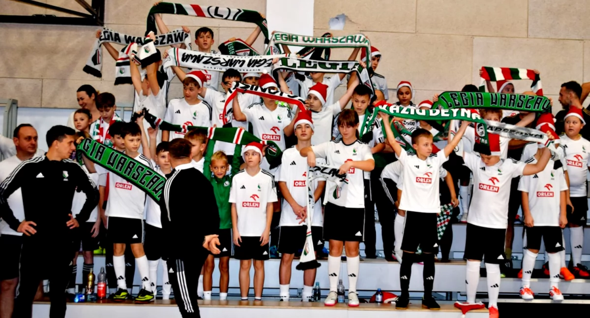 piłka nożna, Mikołajki płońskiej szkółce Legia Soccer Schools - zdjęcie, fotografia