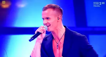 Daniel Borzewski wygrywa bitwy i przechodzi kolejny etap The Voice of Poland