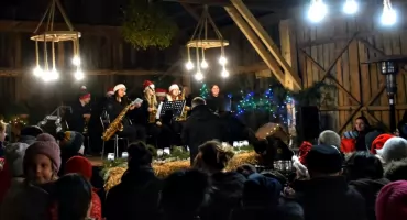 Wspólne kolędowanie w jonieckiej stodole