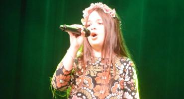 Ostatki z piosenką - śpiewają lokalne talenty - Hania Mikołajczyk